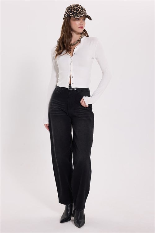 Kadın Slim Fit Dark Kesim Bisiklet Yaka Önden Çıtçıt Detaylı Uzun Kollu Fitilli Ekru Kısa Crop Bluz