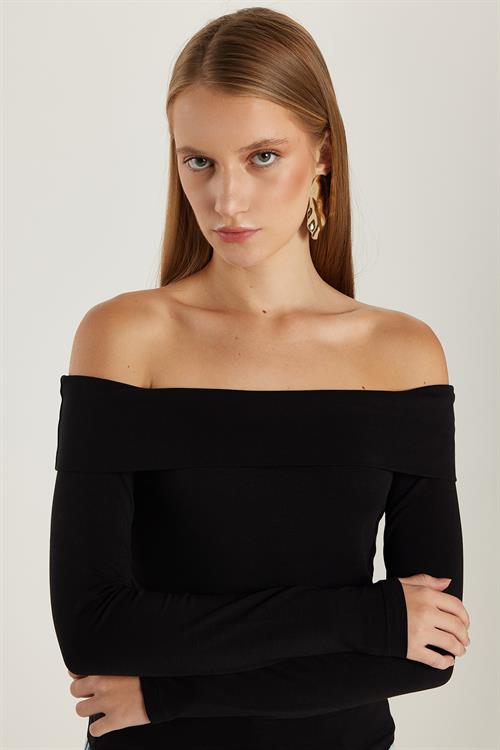 Kadın Slim Fit Dar Kesim Uzun Kol Kayık Yaka Siyah Bluz