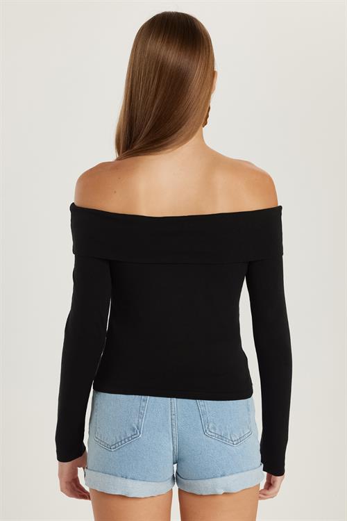 Kadın Slim Fit Dar Kesim Uzun Kol Kayık Yaka Siyah Bluz