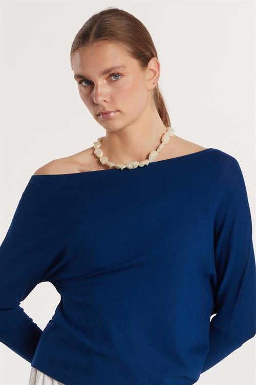 Kadın Slim Fit Kayık Yaka Omuz Detaylı İndigo Bluz