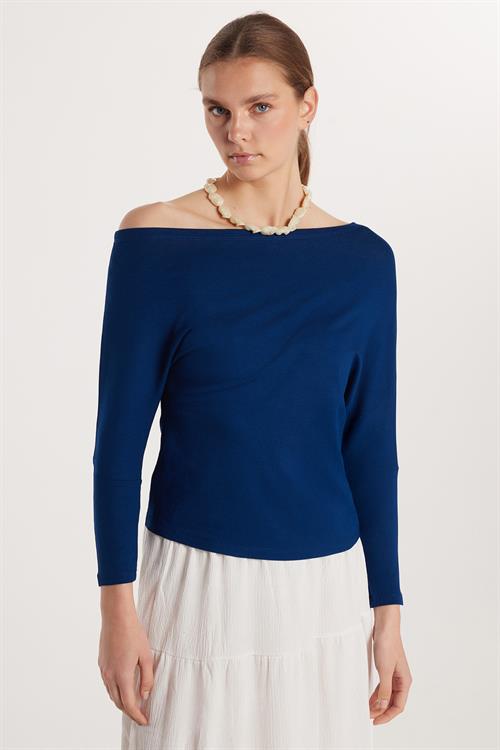 Kadın Slim Fit Kayık Yaka Omuz Detaylı İndigo Bluz