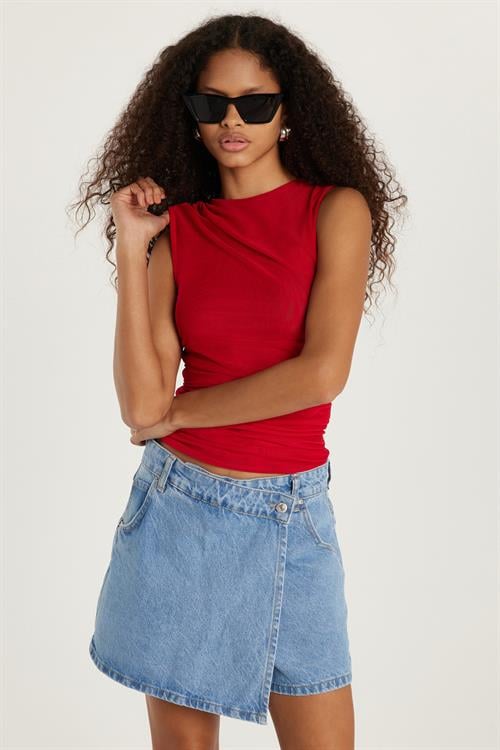 Kadın Slim Fit Sıfır Kol Düz Bisiklet Yaka Kırmızı Bluz