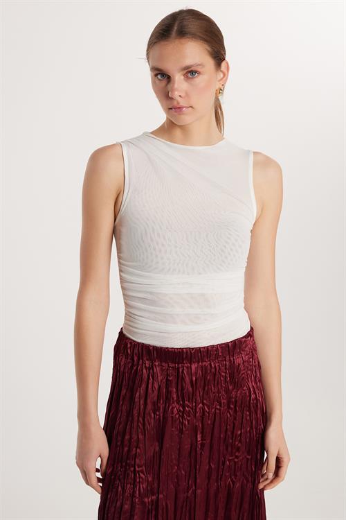 Kadın Slim Fit Sıfır Kol Düz Bisiklet Yaka Ekru Bluz