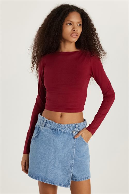 Kadın Slim Fit Dar Kesim Bisiklet Yaka Sırt Detaylı Bordo Bluz