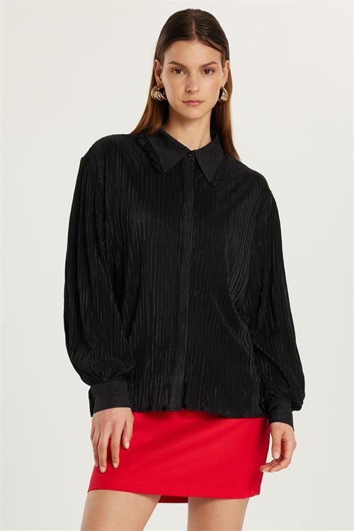 Kadın Slim Fit Dar Kesim Balon Kol Dokulu Siyah Gömlek