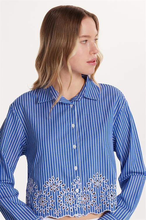 Kadın Slim Fit Dar Kesim Desenli Uzun Kollu Klasik Yaka Gömlek