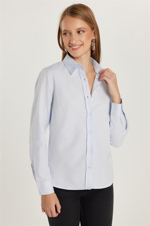 Kadın Slim Fit Dar Kesim Uzun Kollu Pamuklu Vücuda Oturan Dokulu Mavi Basic Gömlek