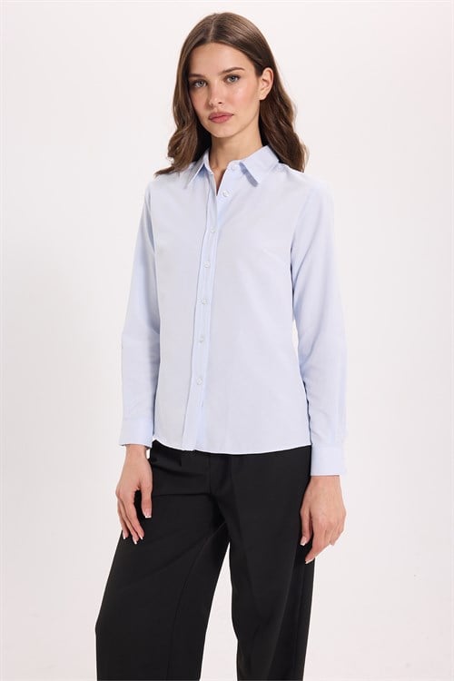 Kadın Slim Fit Dar Kesim Uzun Kollu Pamuklu Vücuda Oturan Dokulu Mavi Basic Gömlek