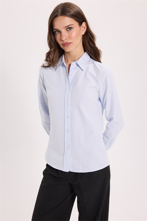 Kadın Slim Fit Dar Kesim Uzun Kollu Pamuklu Vücuda Oturan Dokulu Mavi Basic Gömlek