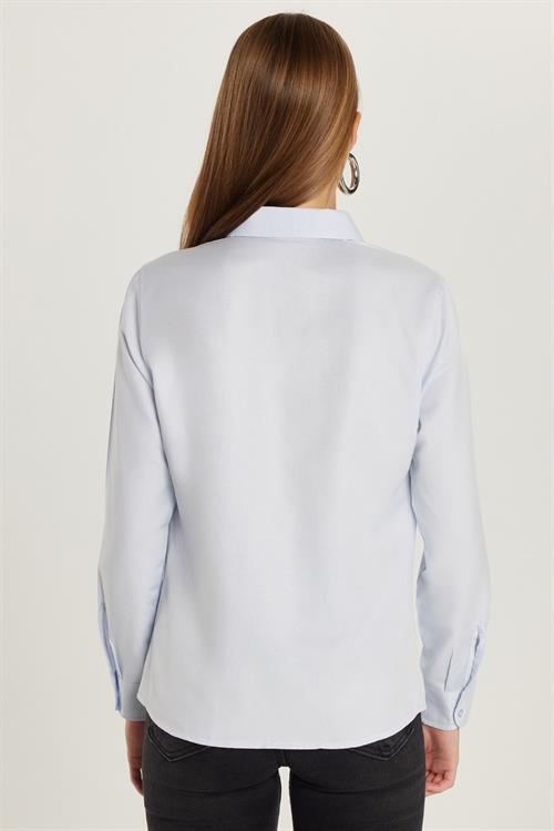 Kadın Slim Fit Dar Kesim Uzun Kollu Pamuklu Vücuda Oturan Dokulu Mavi Basic Gömlek
