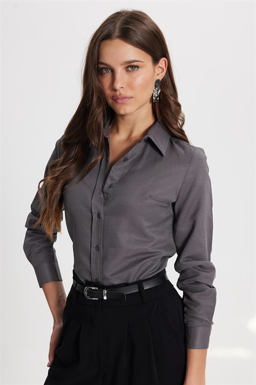 Kadın Slim Fit Dar Kesim Uzun Kollu Pamuklu Vücuda Oturan Dokulu Antrasit Basic Gömlek