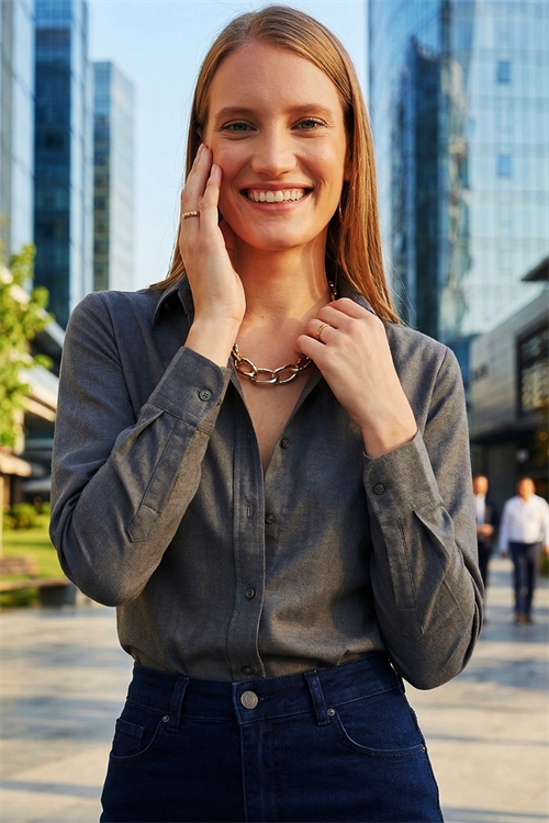 Kadın Slim Fit Dar Kesim Uzun Kollu Pamuklu Vücuda Oturan Dokulu Antrasit Basic Gömlek