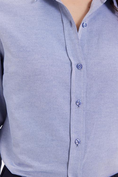 Kadın Slim Fit Dar Kesim Uzun Kollu Pamuklu Vücuda Oturan Dokulu Açık Lacivert Basic Gömlek