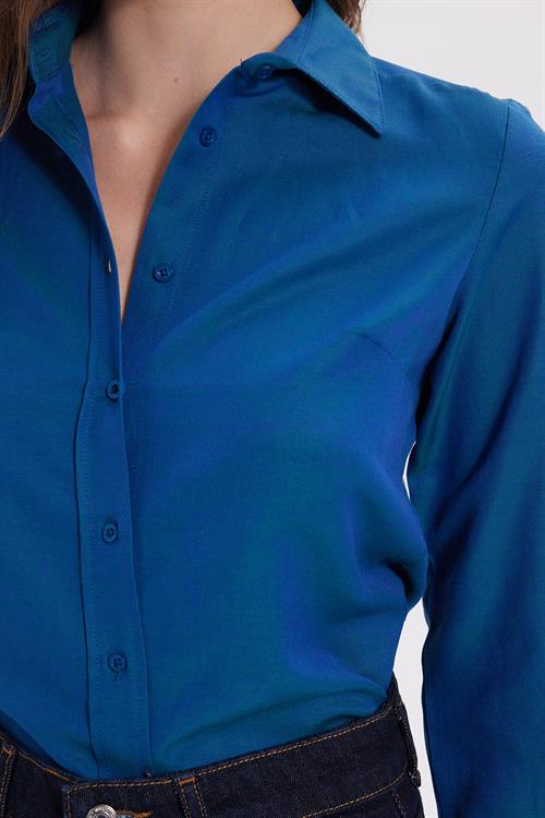 Kadın Slim Fit Dar Kesim Uzun Kollu Pamuklu Vücuda Oturan Dokulu Açık Petrol Basic Gömlek