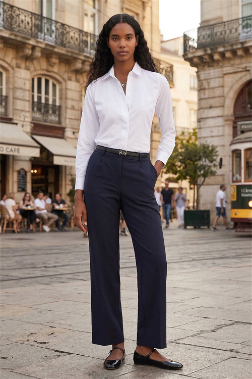 Kadın Slim Fit Dar Kesim Vucüda Oturan Uzun Kollu Gizli Düğme Detaylı Beyaz Basic Gömlek