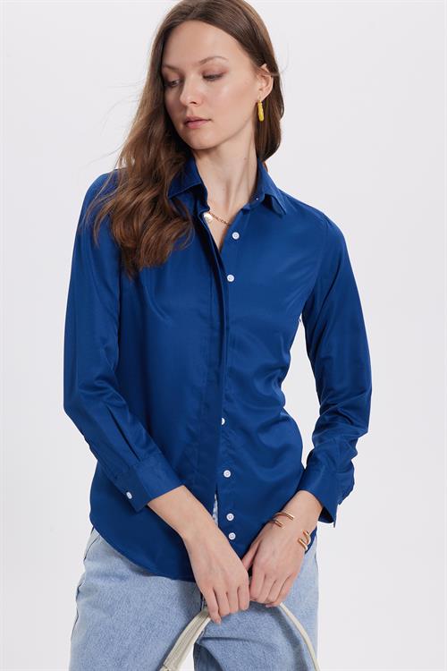 Kadın Slim Fit Dar Kesim Vucüda Oturan Uzun Kollu Gizli Düğme Detaylı Lacivert Basic Gömlek