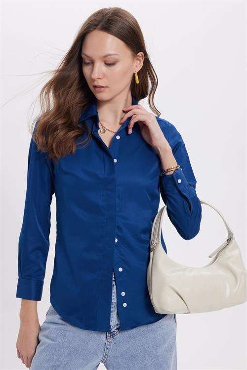Kadın Slim Fit Dar Kesim Vucüda Oturan Uzun Kollu Gizli Düğme Detaylı Lacivert Basic Gömlek