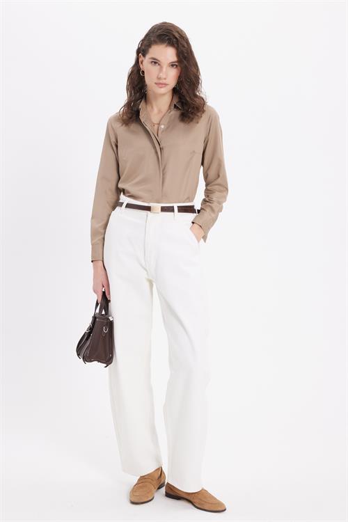 Kadın Slim Fit Dar Kesim Vucüda Oturan Uzun Kollu Gizli Düğme Detaylı Koyu Vizon Basic Gömlek