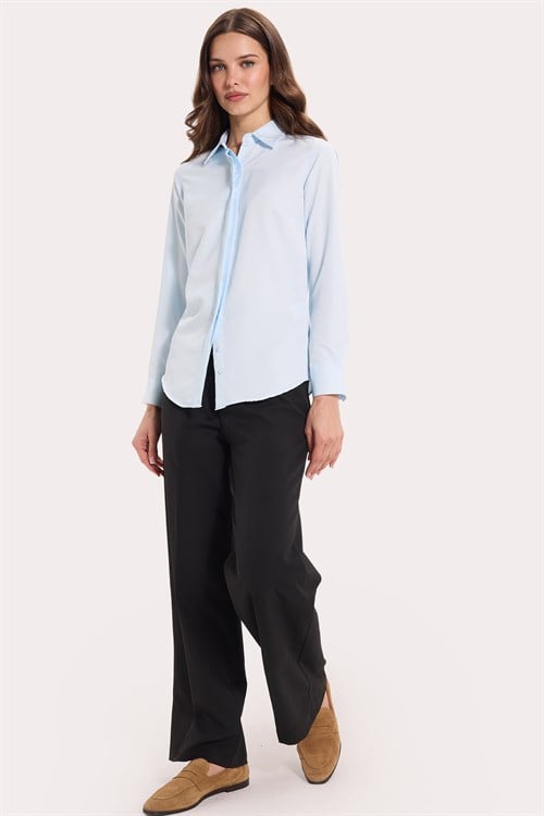 Kadın Slim Fit Dar Kesim Vucüda Oturan Uzun Kollu Gizli Düğme Detaylı Mavi Basic Gömlek