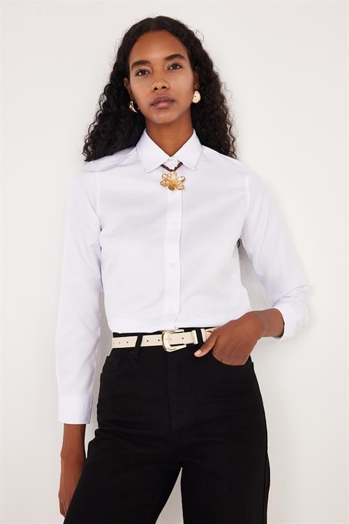 Kadın Slim Fit Dar Kesim Vücuda Oturan Uzun Kollu Beyaz Basic Gömlek