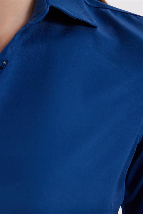 Kadın Slim Fit Dar Kesim Vücuda Oturan Uzun Kollu Lacivert Basic Gömlek