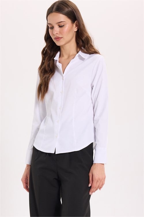 Kadın Slim Fit Dar Kesim Pensli Vucüda Oturan Klasik Yaka Uzun Kollu Likralı Beyaz Gömlek