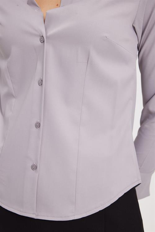 Kadın Slim Fit Dar Kesim Pensli Vucüda Oturan Klasik Yaka Uzun Kollu Likralı Gri Gömlek