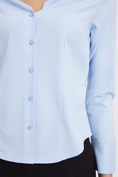 Kadın Slim Fit Dar Kesim Pensli Vucüda Oturan Klasik Yaka Uzun Kollu Likralı Mavi Gömlek