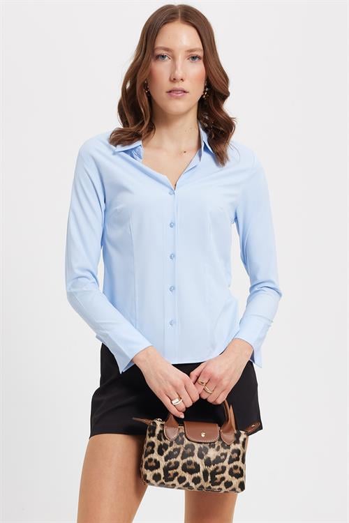 Kadın Slim Fit Dar Kesim Pensli Vücuda Oturan Klasik Yaka Uzun Kollu Likralı Mavi Gömlek