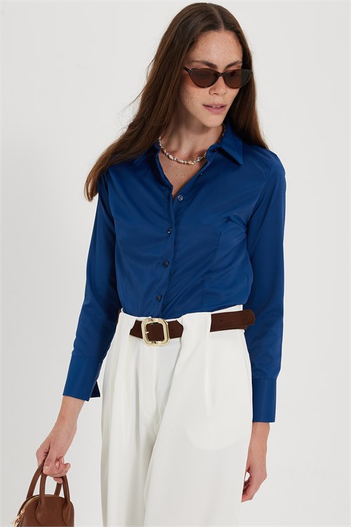 Kadın Slim Fit Dar Kesim Pensli Vücuda Oturan Klasik Yaka Uzun Kollu Likralı Lacivert Gömlek