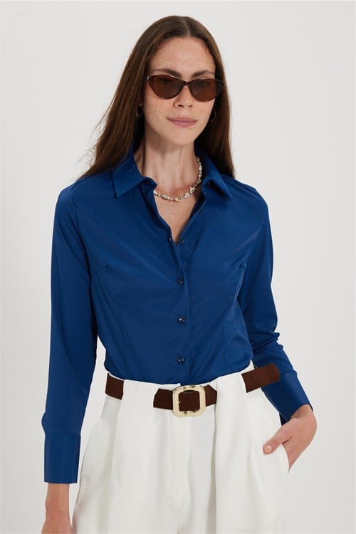 Kadın Slim Fit Dar Kesim Pensli Vucüda Oturan Klasik Yaka Uzun Kollu Likralı Lacivert Gömlek