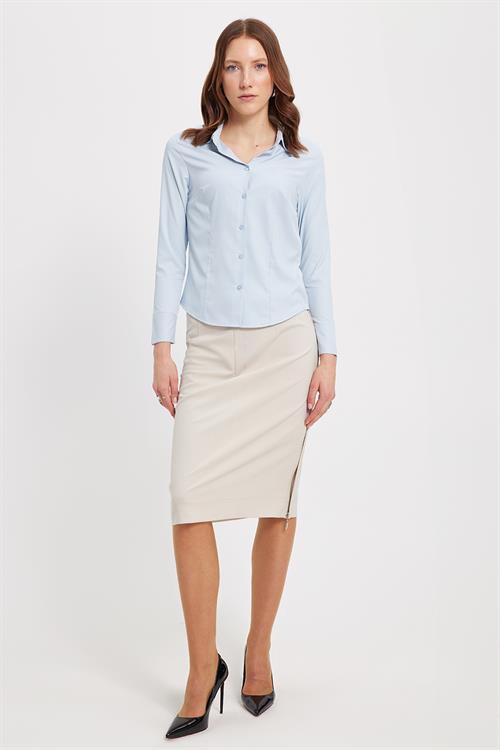 Kadın Slim Fit Dar Kesim Pensli Vucüda Oturan Klasik Yaka Uzun Kollu Likralı Mavi Gömlek