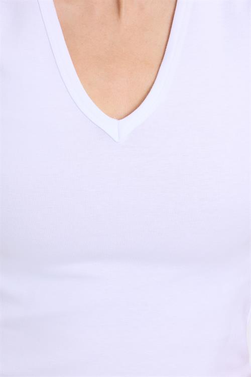 Kadın Slim Fit Dar Kesim V Yaka Sıfır Kol Pamuklu Ribanalı Beyaz Bluz