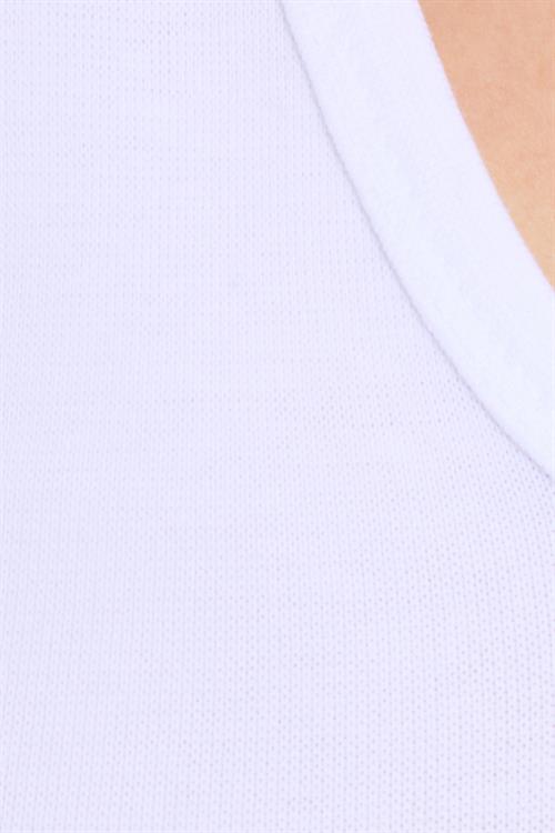 Kadın Slim Fit Dar Kesim V Yaka Sıfır Kol Pamuklu Ribanalı Beyaz Bluz