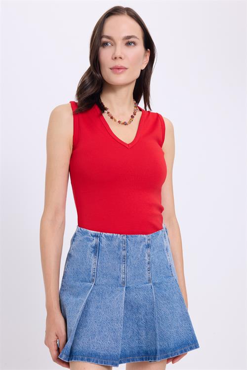 Kadın Slim Fit Dar Kesim V Yaka Sıfır Kol Pamuklu Ribanalı Kırmızı Bluz