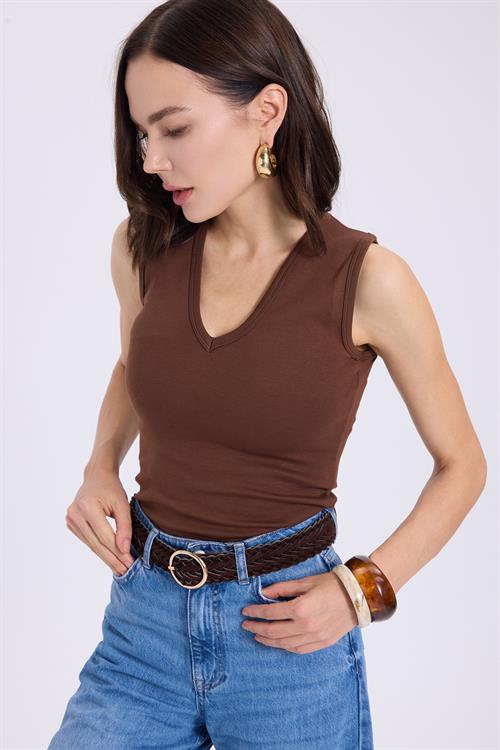 Kadın Slim Fit Dar Kesim V Yaka Sıfır Kol Pamuklu Ribanalı Kahverengi Bluz
