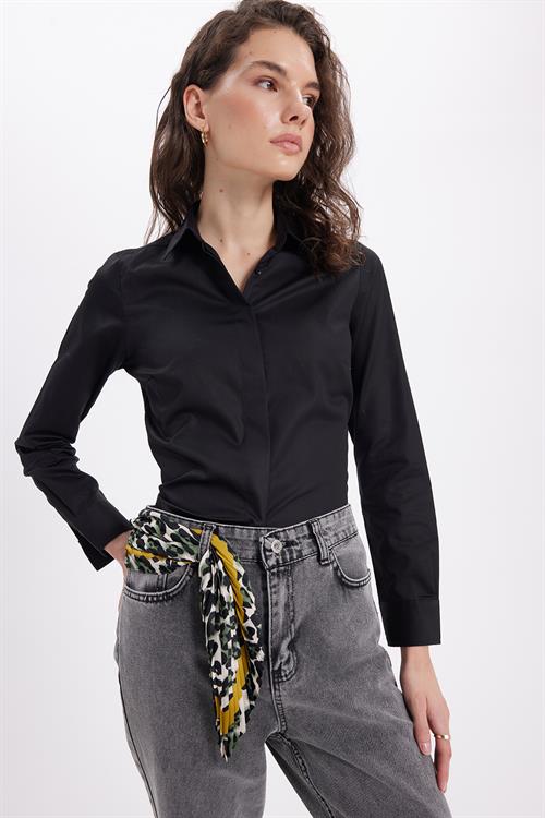 Kadın Slim Fit Non-Iron Pamuklu Vücuda Oturan Ütü Gerektirmez Pensli Siyah Gömlek