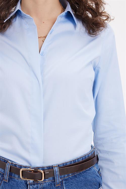 Kadın Slim Fit Non-Iron Pamuklu Vücuda Oturan Ütü Gerektirmez Pensli Mavi Gömlek