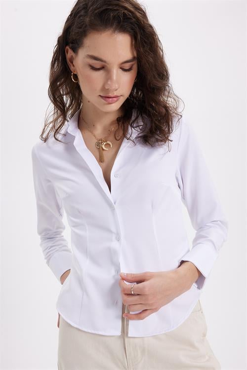 Kadın Slim Fit Dar Kesim Pensli Vucüda Oturan Uzun Manşet Beyaz Gömlek