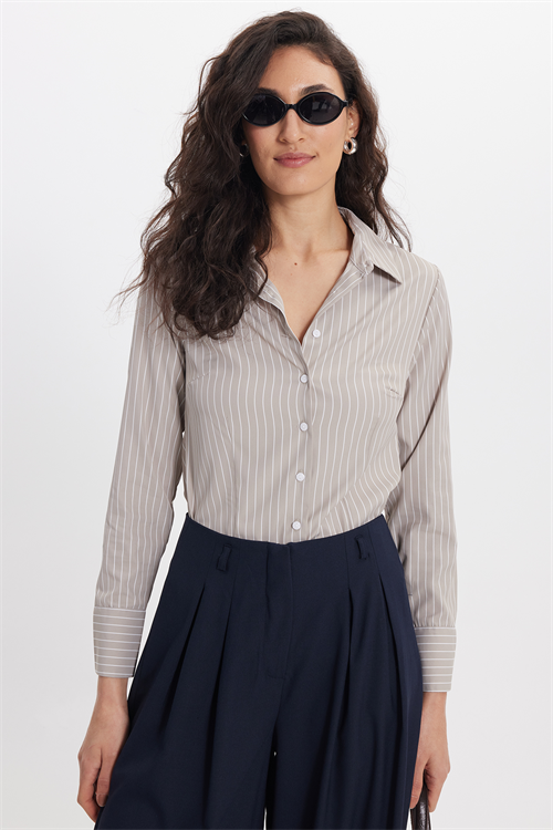 Kadın Slim Fit Dar Kesim Uzun Kollu Çizgili Bej Gömlek