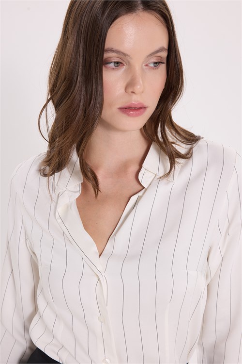 Kadın Slim Fit Dar Kesim Çizgili Viskon Yumuşak Dokulu Uzun Kollu Pensli Ekru Gömlek