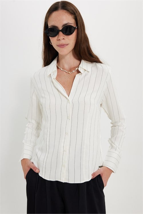 Kadın Slim Fit Dar Kesim Çizgili Viskon Yumuşak Dokulu Uzun Kollu Pensli Ekru Gömlek