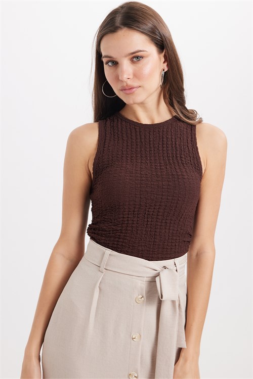 Kadın Slim Fit Dar Kesim Bürümcük Kumaş Likralı Kahverengi Askılı Bluz