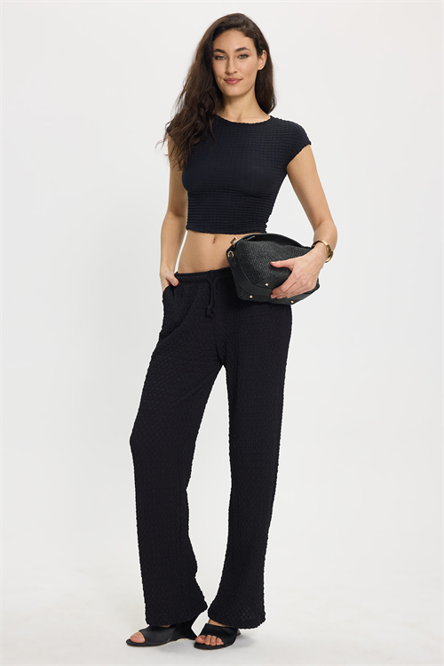 Kadın Slim Fit Dar Kesim Bisiklet Yaka Kolsuz Dokulu Siyah Bürümcük Bluz