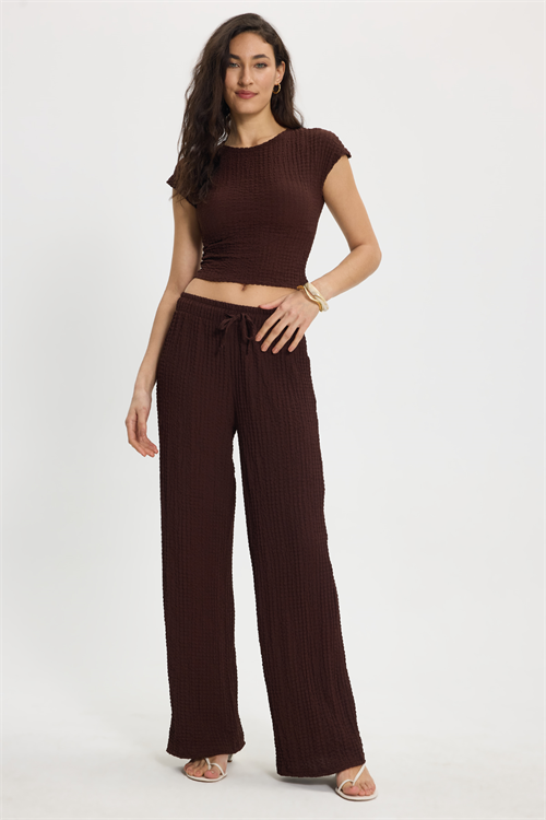 Kadın Slim Fit Dar Kesim Bisiklet Yaka Kolsuz Dokulu Kahverengi Bürümcük Bluz