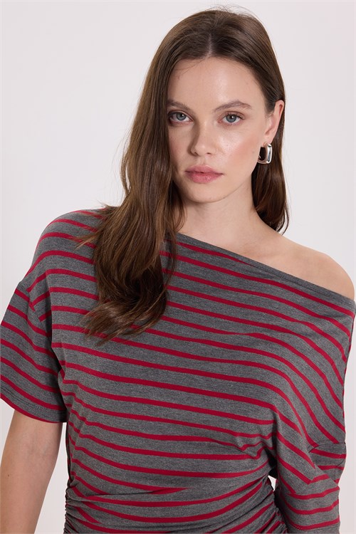 Kadın Regular Fit Klasik Kesim Asimetrik Yaka Yarasa Kol Çizgili Likralı Bordo Viskon Crop Bluz