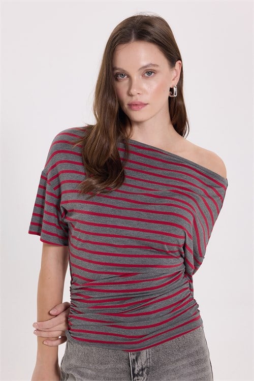 Kadın Regular Fit Klasik Kesim Asimetrik Yaka Yarasa Kol Çizgili Likralı Bordo Viskon Crop Bluz