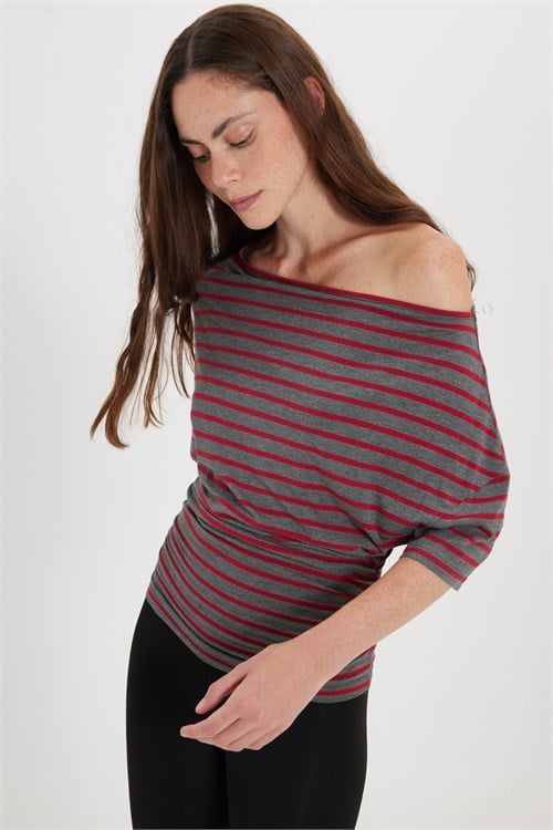 Kadın Regular Fit Klasik Kesim Asimetrik Yaka Yarasa Kol Çizgili Likralı Bordo Viskon Crop Bluz