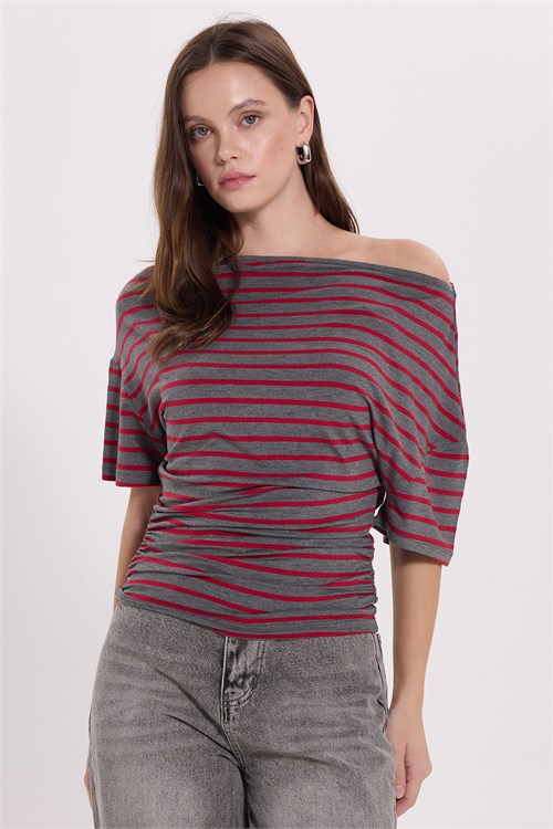 Kadın Regular Fit Klasik Kesim Asimetrik Yaka Yarasa Kol Çizgili Likralı Bordo Viskon Crop Bluz