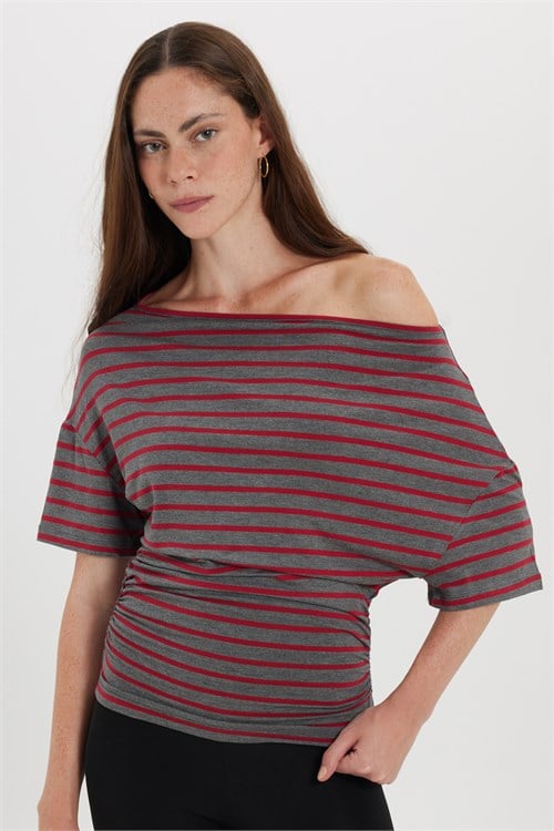 Kadın Regular Fit Klasik Kesim Asimetrik Yaka Yarasa Kol Çizgili Likralı Bordo Viskon Crop Bluz